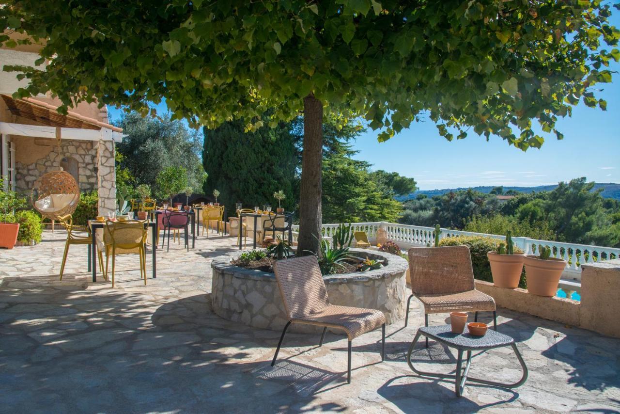 Bastide Les 3 Portes Saint-Paul-de-Vence Bagian luar foto