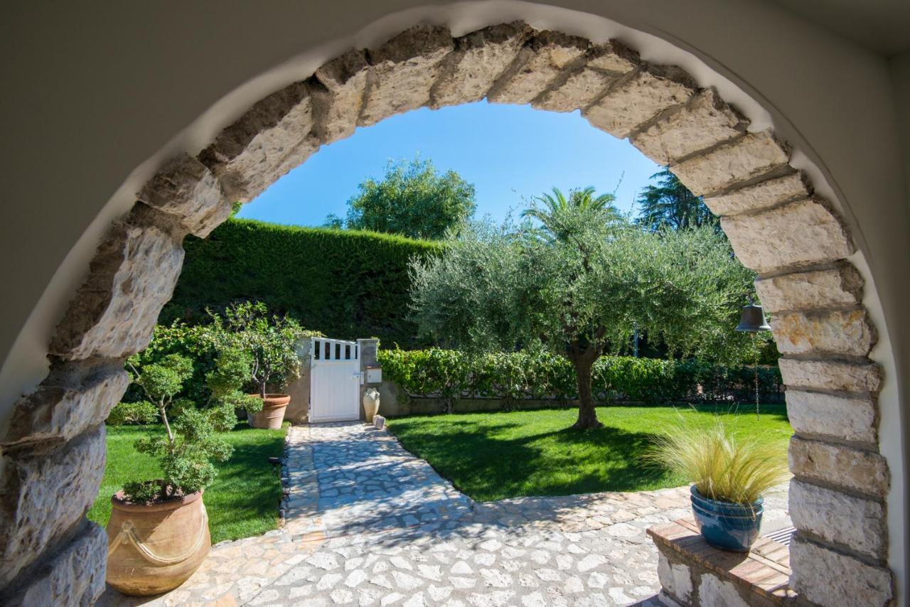 Bastide Les 3 Portes Saint-Paul-de-Vence Bagian luar foto