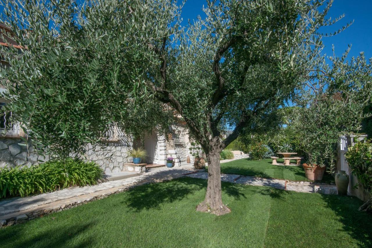 Bastide Les 3 Portes Saint-Paul-de-Vence Bagian luar foto